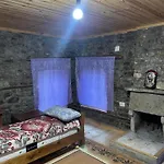 בית הארחה Jani Stone House Fireplace Near Quiet Nature